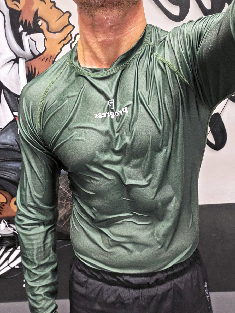 SoyBernat's tweet photo. Humedad + calor...🥵🥵 Pues así estamos acabando las clases de #nogi. #bjj https://t.co/zuomnmqByK