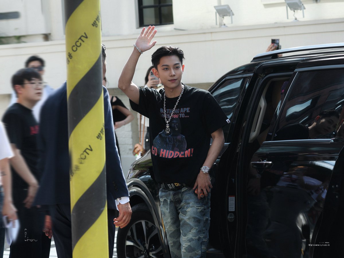 Haru_Ryul06's tweet photo. 260730  Bape

#률 #RYUL #롱샷 #LNGSHOT https://t.co/VnZec12Z08