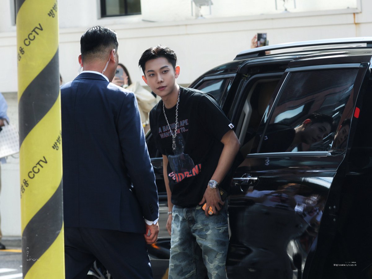 Haru_Ryul06's tweet photo. 260730  Bape

#률 #RYUL #롱샷 #LNGSHOT https://t.co/VnZec12Z08