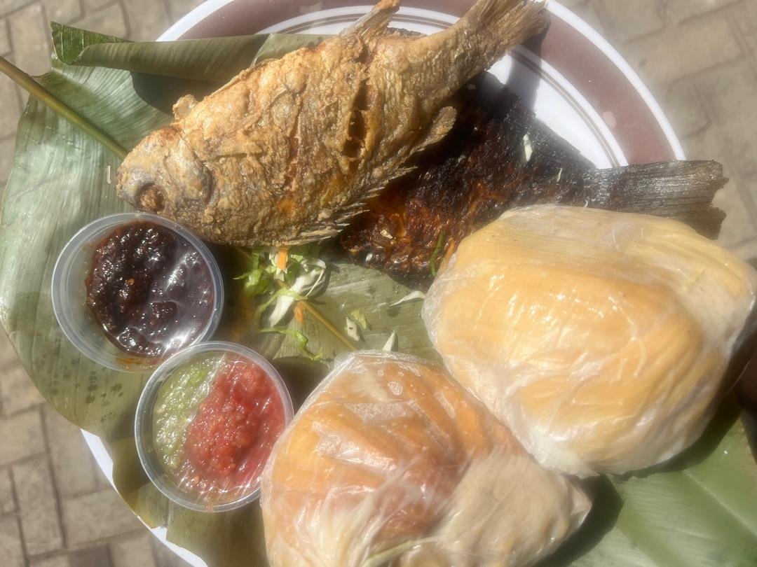 mba_oven's tweet photo. MBA Kenkey available at 56 Nii Nortei Nyanchi Street Accra, Dzorwulu every Monday to Friday from 7am to 2pm.
Place your order NOW!
Call 0508615105.
#MBAFoods #Kenkey #Salad #Leaves #Chicken #Fish #Meat #Egg #Sausage #Tilapia #Shito #Stew https://t.co/cWUa88dZgJ
