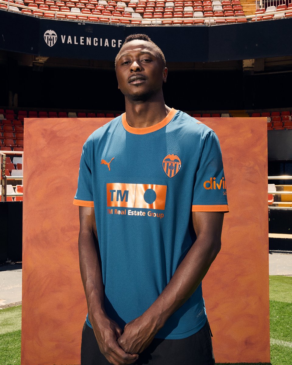 valenciacf's tweet photo. El Valencia CF y PUMA presentan la equipación AWAY 2026-27, inspirada en la esencia del Mediterráneo

@valenciacf ❎ @pumafootball