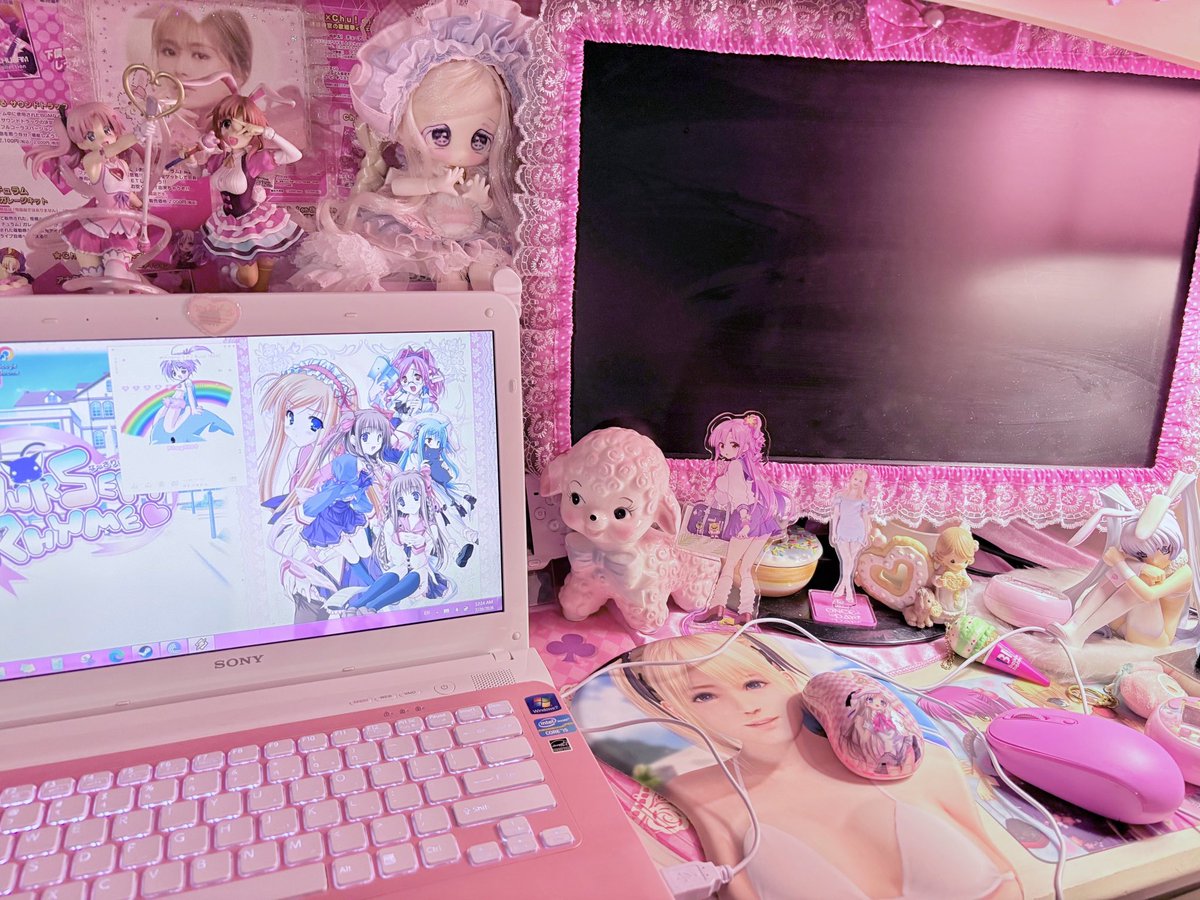 tamagotzu's tweet photo. my beautiful lovely laptop my treasure …. https://t.co/cYbxrDdvk2