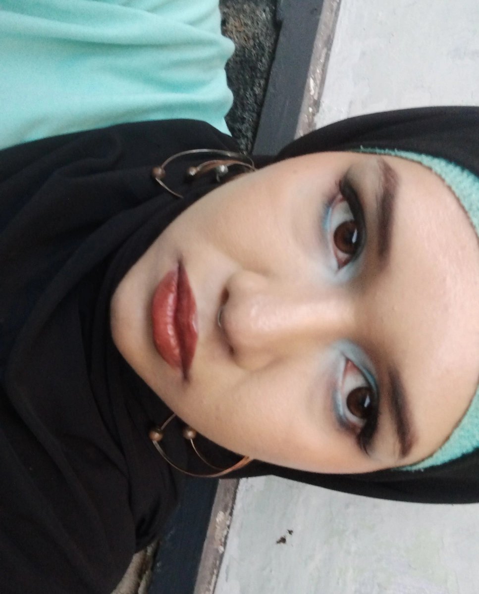 1WAKP4RI's tweet photo. Eye makeup deets https://t.co/aRz8YrojH0