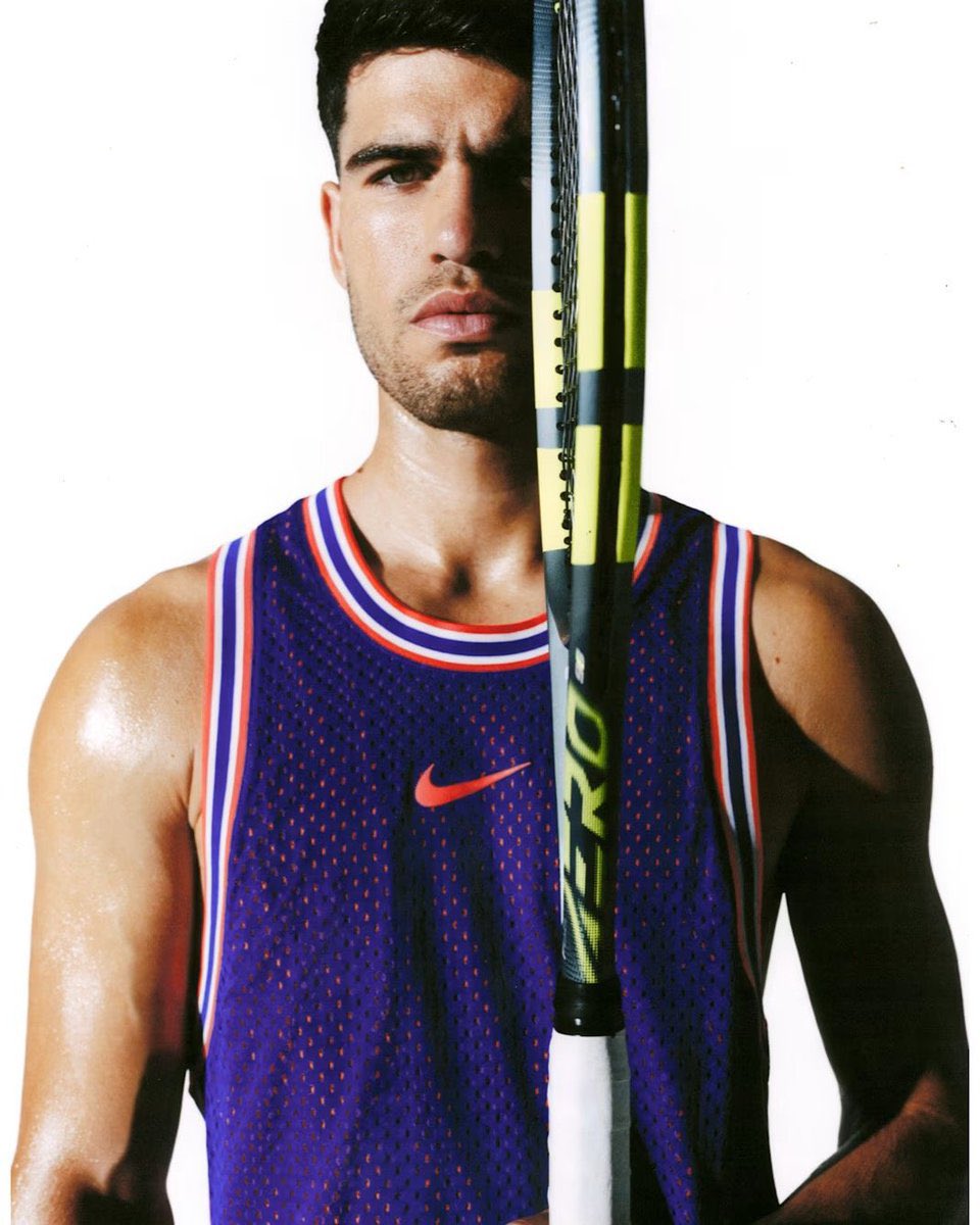 RufiEnLancha's tweet photo. La camiseta de la sesión de noche de Alcaraz en el Us Open. 

AURA de campeón. https://t.co/OC26AixVen