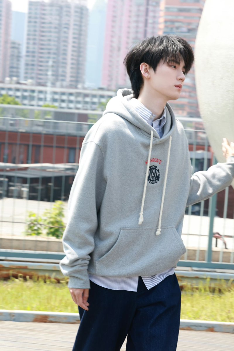 루이 tweet media