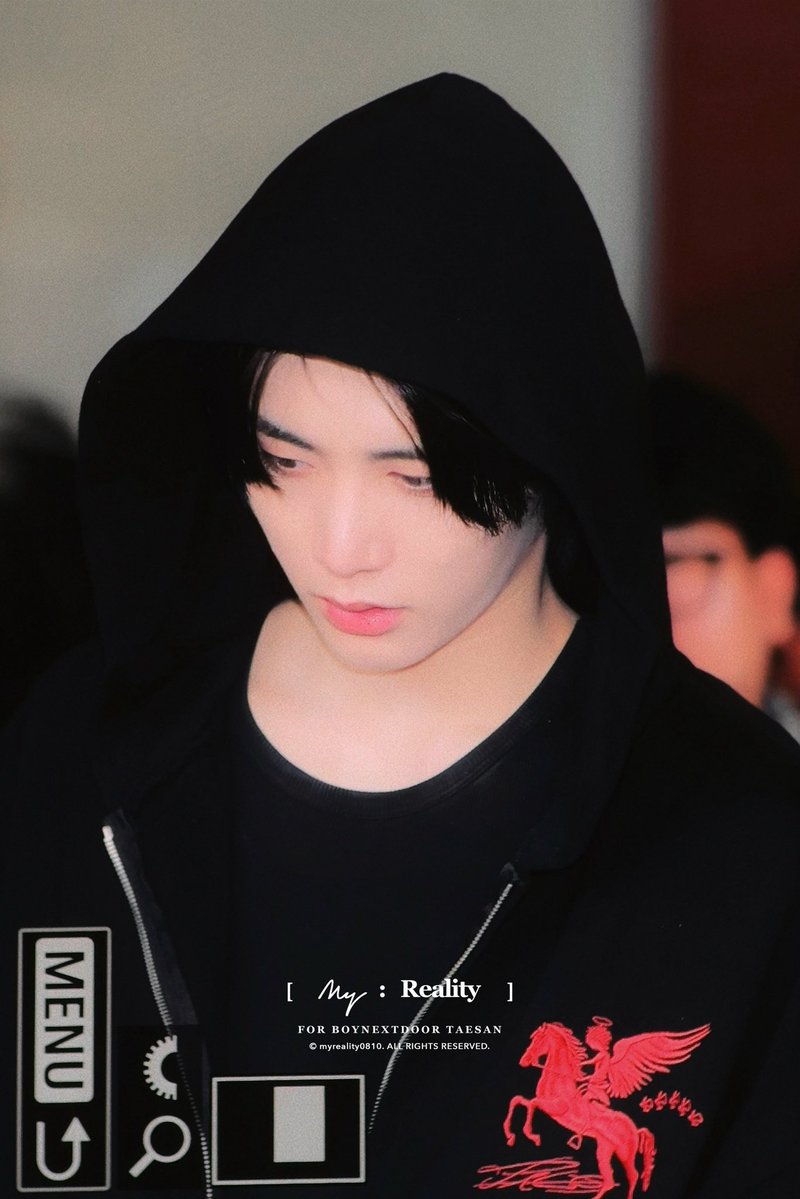 kwhtsluv's tweet photo. 아니 형
또 왜 그러는데                                그럼 관둬
그만 좀 하자 지친다 진짜              헤어지면 되겠네

그런 말 좀                                       니가 먼저 지친다며
함부로 하지 말라고                       그럼 난 그런 말 듣고
왜 그러냐 형은                               가만히 있어야 돼?