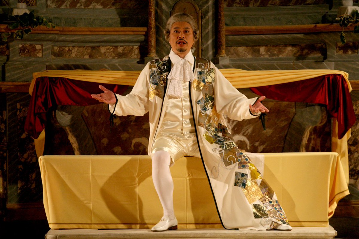 operanokotetsu's tweet photo. CDROM断捨離記念。

私なりにイタリア各地で歌った頃。
20年位前かな。

有名なバローロ村とか近いあたりの音楽祭。この頃から、ワインが好きになりました🍷 https://t.co/MjGc1ffxwu