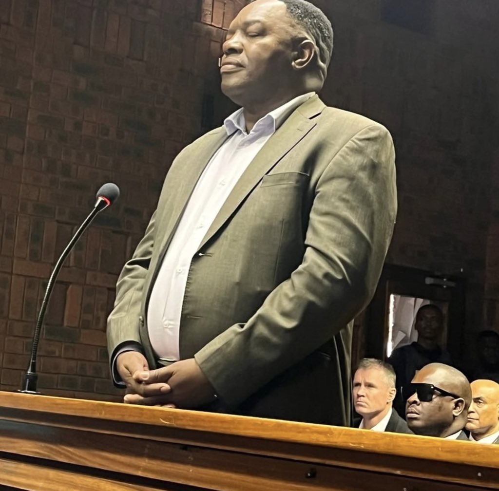 AdvoBarryRoux's tweet photo. They charged Commissioner Fannie Masemola just to embarrass him &amp; create a negative perception against him. This is the same way they wanted to charge &amp; arrest Nhlanhla Mkhwanazi but chickened out when the public knew about it prior. The IDAC was used to target corruption busters https://t.co/zedwnKruVG