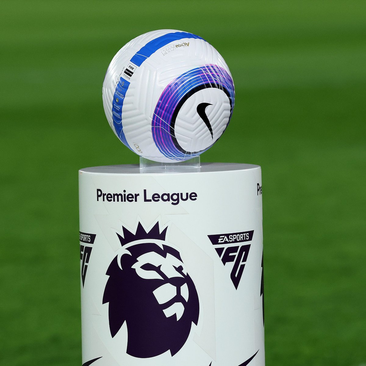 goalsside's tweet photo. 🚨🚨| OFFICIAL: The Premier League has 𝐁𝐀𝐍𝐍𝐄𝐃 betting companies from appearing on the front of matchday shirts. 🚫🏴󠁧󠁢󠁥󠁮󠁧󠁿 https://t.co/cnusfC5eCD