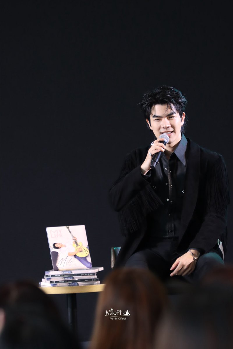 milephak_family's tweet photo. พี่มายมาแล้วน้า ใครมาหาพี่มายอย่าลืมแชร์รูป + ติดแท็กอวดความหล่อกันนะคะ 

#MylifexMilePhakphum
#MilePhakphum @milephakphum https://t.co/OKUztQ6qVS