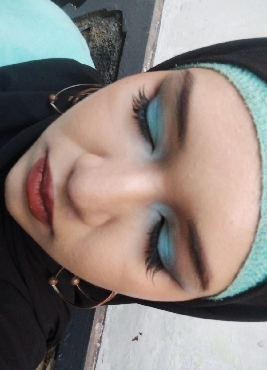 1WAKP4RI's tweet photo. Eye makeup deets https://t.co/aRz8YrojH0