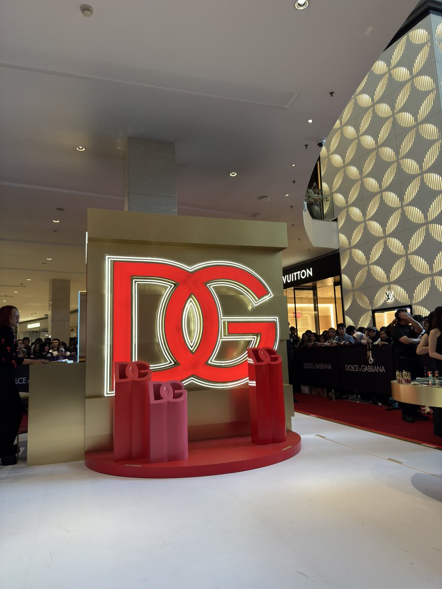 msiakpopfans's tweet photo. [TODAY] Dolce &amp; Gabbana Fresh Look Pop Up

📅: 30 July 2026 (Thursday)
📍: Main Entrance, Pavilion Bukit Bintang
⭐: TWICE's CHAEYOUNG

#CHAEYOUNGxDGBeauty #CHAEYOUNGinKL #DolceGabbana #DGBeauty #TWICE #트와이스 #CHAEYOUNG #채영 https://t.co/1ZhWbDnreS