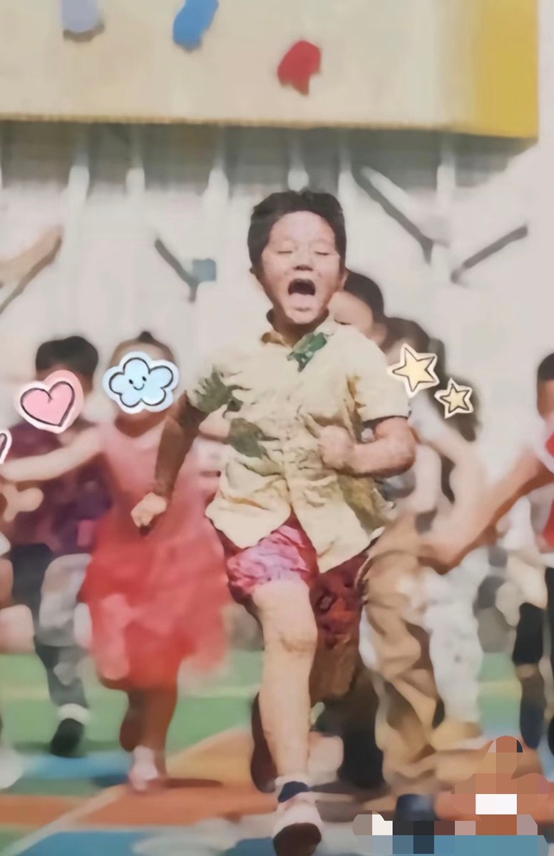 SAsymars's tweet photo. 外面世界闹麻闹麻 两只小猪可可爱爱🥰🥰🥰 https://t.co/KLJMvW5FVc