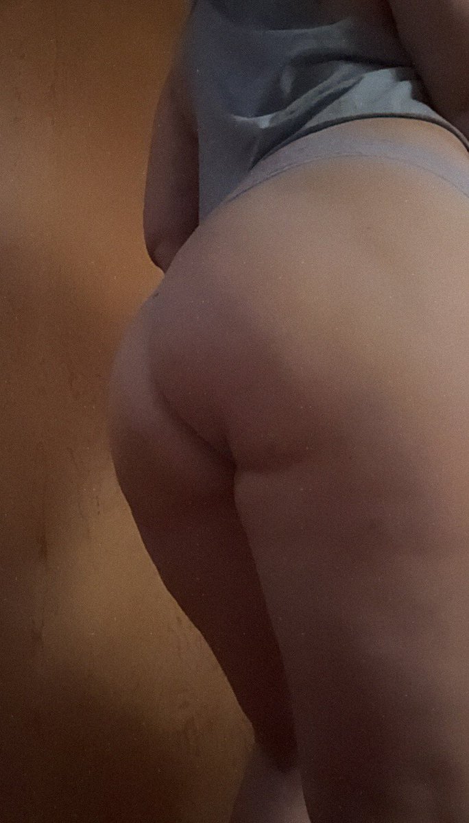 JulyFittie's tweet photo. ¿Qué les gusta más, delanteras o ��? https://t.co/NAbrlvHhrg