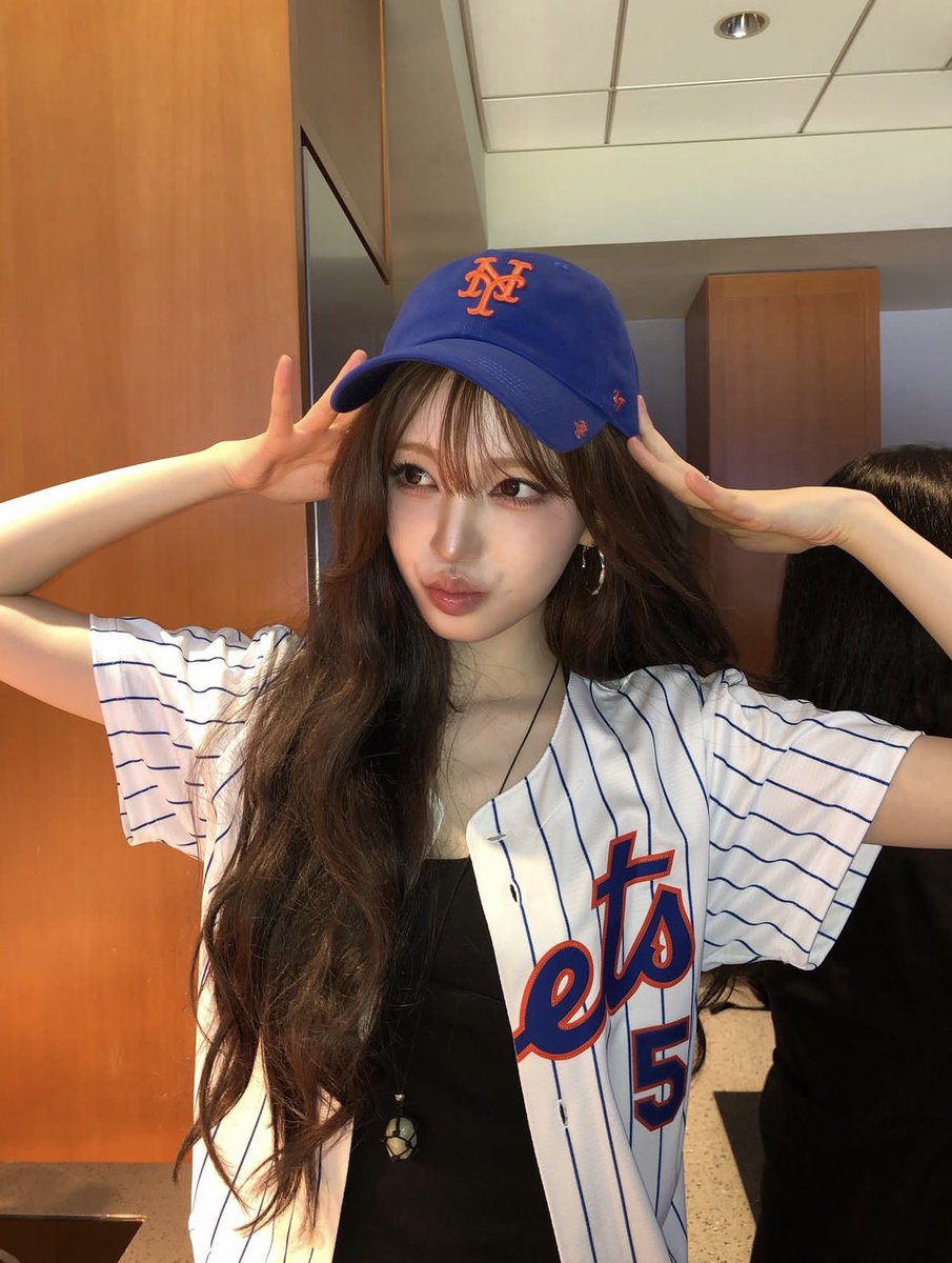 myolizz's tweet photo. 어른여자의얼굴을하고 딩초짓을하면 여자들다죽죠 https://t.co/PaCiNITXJc