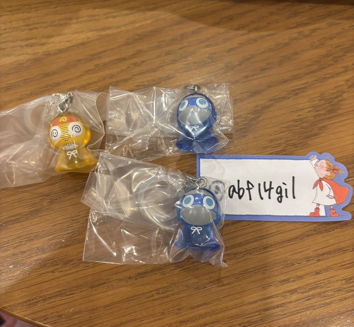 abf14gil's tweet photo. ケロロ軍曹めじるしアクセサリー
雨にそなえるであります 交換

譲：ドロロ×2 クルル
求：タママ、ギロロ

ドロロ2：タママ1の交換も可能です。
検索よりお気軽にお声掛けください。 https://t.co/qJLvCdrfIJ