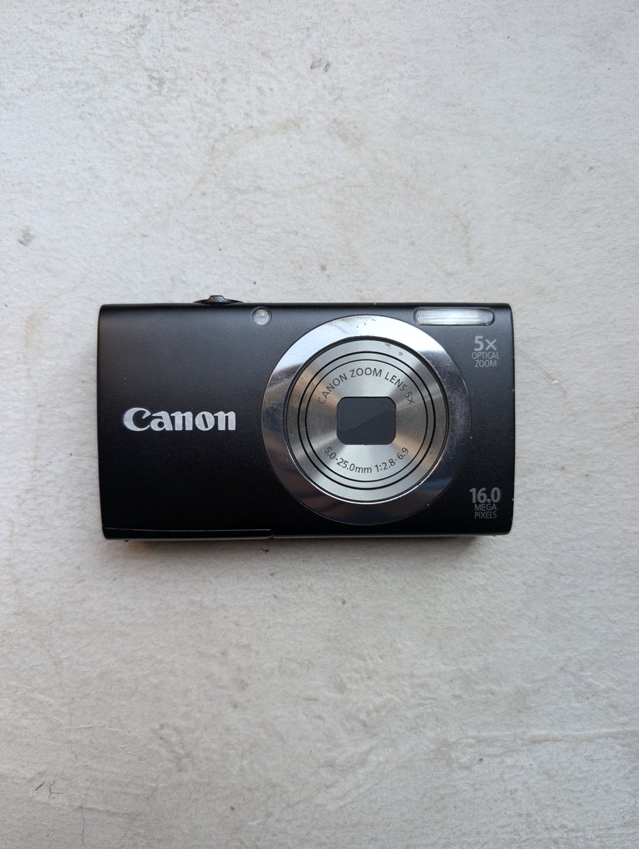 me_re_kam_'s tweet photo. ✨ WTS digicam Canon Powershot A2300 ✨
 
- Spaylatter, harga 1.476k nego dm
- Include: charger, baterai, memori &amp; cardreader
- Flash, Zoom, Tombol aman, body 8.7/10

#digicam #kamera #wts #wtb #zonauang #zonajajan #zonaba #kameradigital https://t.co/5sxVVTDbxN