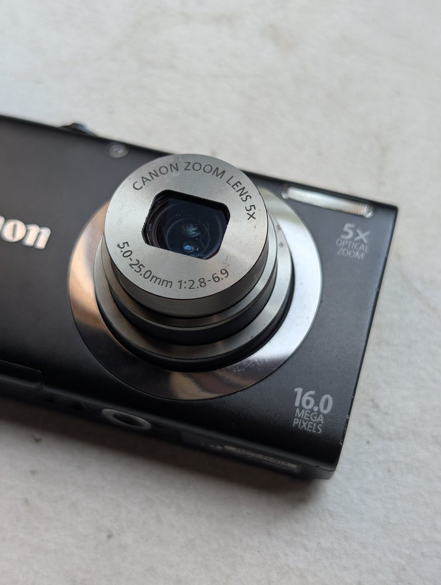 me_re_kam_'s tweet photo. ✨ WTS digicam Canon Powershot A2300 ✨
 
- Spaylatter, harga 1.476k nego dm
- Include: charger, baterai, memori &amp; cardreader
- Flash, Zoom, Tombol aman, body 8.7/10

#digicam #kamera #wts #wtb #zonauang #zonajajan #zonaba #kameradigital https://t.co/5sxVVTDbxN