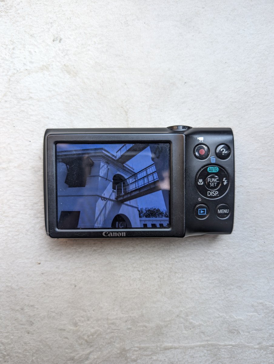 me_re_kam_'s tweet photo. ✨ WTS digicam Canon Powershot A2300 ✨
 
- Spaylatter, harga 1.476k nego dm
- Include: charger, baterai, memori &amp; cardreader
- Flash, Zoom, Tombol aman, body 8.7/10

#digicam #kamera #wts #wtb #zonauang #zonajajan #zonaba #kameradigital https://t.co/5sxVVTDbxN