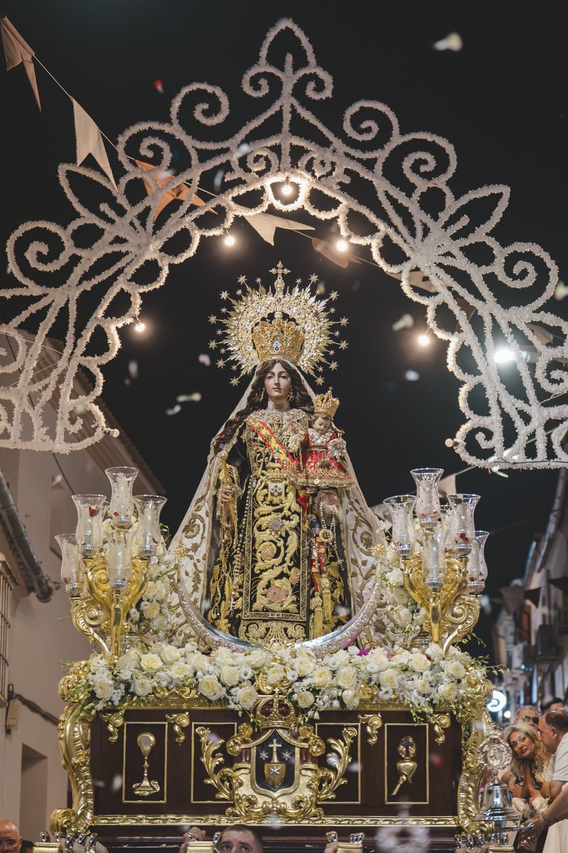 Patrona_Rute's tweet photo. |CRÓNICA Y GALERÍA|

LA VIRGEN DEL CARMEN PASEÓ POR RUTE EN UN MULTITUDINARIO TRASLADO PROCESIONAL A SANTA CATALINA
📸 @ergitanito

https://t.co/4MIcvK5gkt https://t.co/QnG1tryfi2