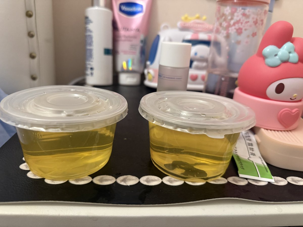 YYDCBB's tweet photo. 做好啦，圣水布丁～
还有一个试验品（付邮送）
需要可以戳戳我➕主页🐧
#原味 #圣水 https://t.co/WsqvEDSPw1