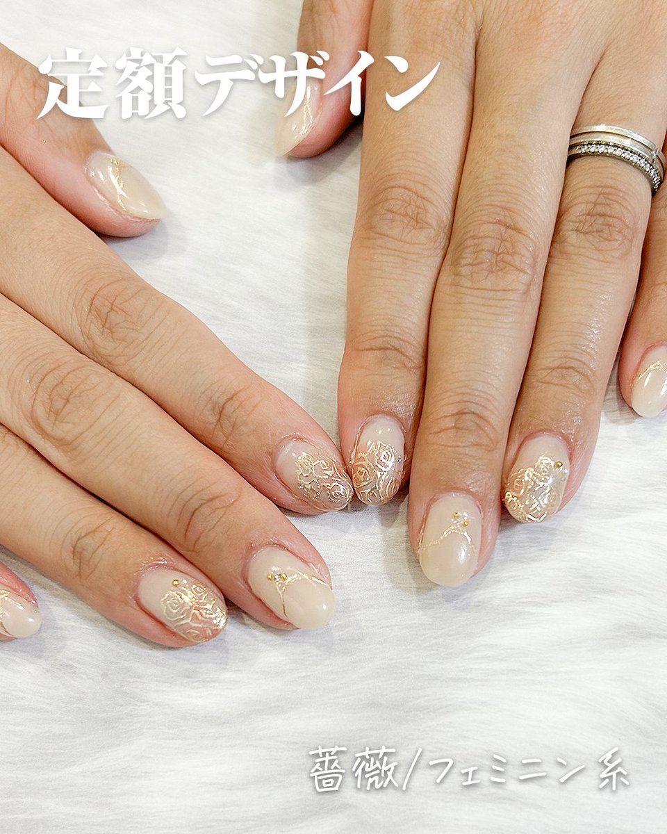 Qunt_nail's tweet photo. #ネイル #ネイルデザイン
ホワイトベージュにバラのアートでフェミニンな印象のネイル。
8月後半で夏っぽいのがしずらいときにもオススメなデザインです◎ https://t.co/fZNYHSYsWH