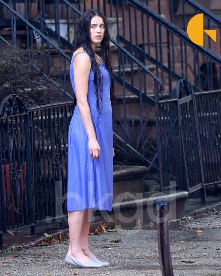 bestofmargaret's tweet photo. 📸🎬 more of margaret shooting the ‘possession’ remake in new york. 

(via: @BackgridUS) https://t.co/hWSMhFpuFZ