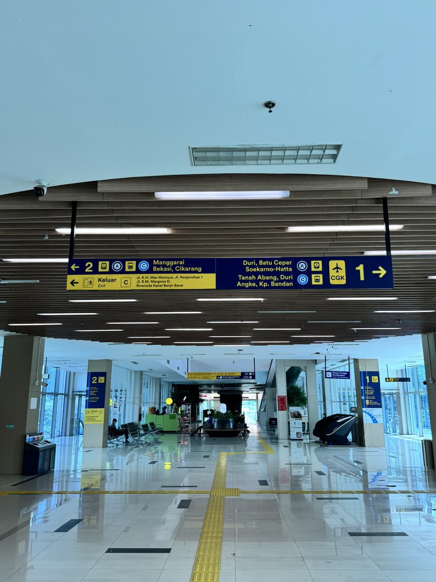 adriansyahyasin's tweet photo. Signage baru di BNI City yang saya desain akhirnya di pasang juga

Beberapa inspirasi dari elemen desain dari Tokyo jadi komponen desain baru di sini... https://t.co/o56FPU18KA