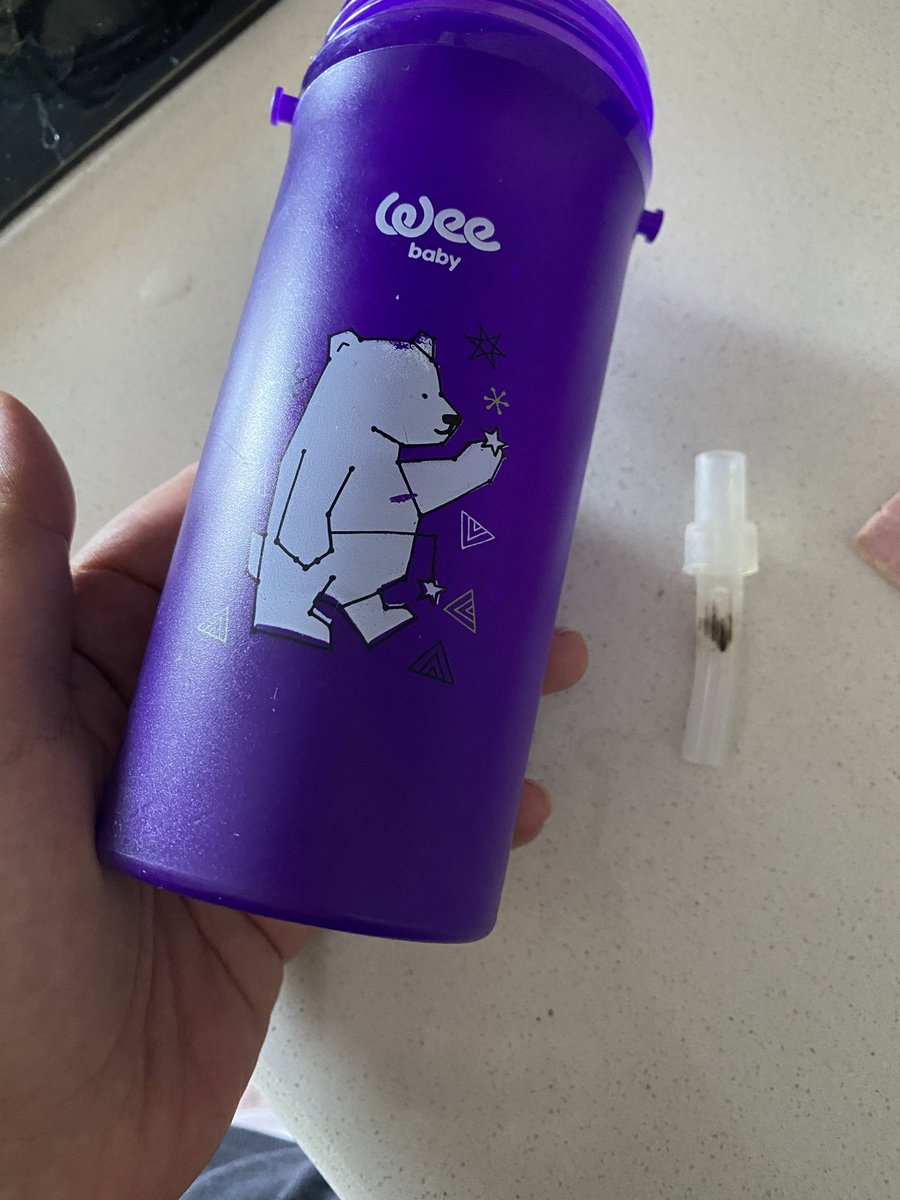 misstugba01's tweet photo. Üç ay önce oğluma aldığım suluğun pipet  kısmında küflenmeler oluştu ne yaptıysam geçiremedim yedek pipet satışınız yok bebek sağlığını doğrudan etkileyen ürünler kabul edilemez  #weebaby https://t.co/c0WrEJFuLC