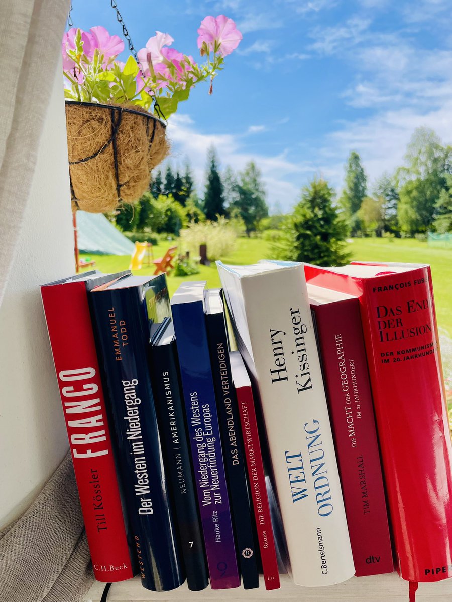 TomaszFroelich's tweet photo. So, Urlaub! Mal sehen, ob ich alle schaffe. https://t.co/WgsGJ9QZrZ