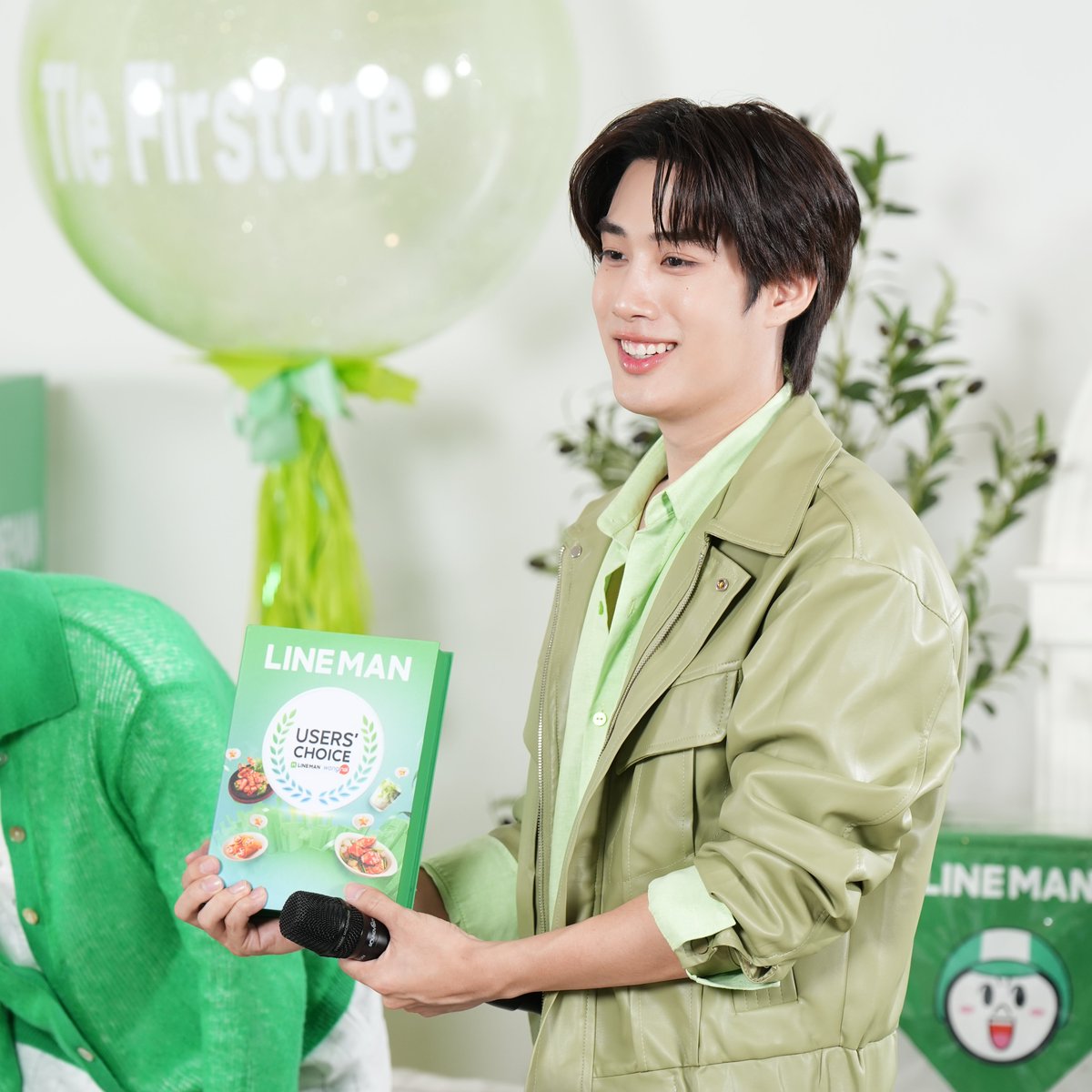 LINEMAN_TH's tweet photo. ที่เห็นสว่างนี่ไม่ใช่เพราะแสงนะ แต่เป็นเพราะออร่าความหล่อของพี่เติ้ล ><

📲 https://t.co/Xq0aGWMTcG

LINE MAN LIVE X TLE FIRSTONE
#LINEMANถูกสุดทุกวันxTF
#LINEMANถูกสุดทุกวัน
#LINEMANถูกสุดทุกวันGrandSale

*เงื่อนไขเป็นไปตามที่ LINE MAN กำหนด ตามข้อกำหนดที่ได้มีการเผยแพร่ตามช่องทางเว็บไซต์ https://t.co/OB4NIyUDyF