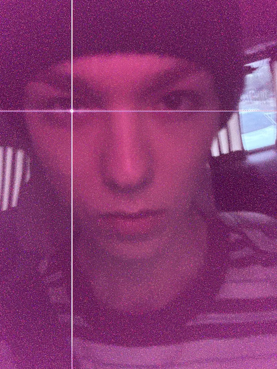 networkluv_v's tweet photo. 캐치캐치찍고 이런 애교셀카보내준거라고?이런시발 https://t.co/OKt01v0osu
