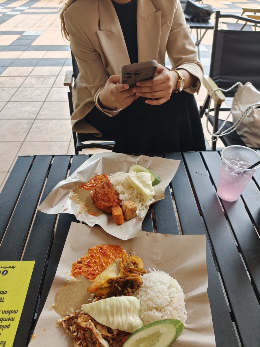 kinikumantaaa's tweet photo. Done renew lesen ds dengan model mana mana mai taktau https://t.co/uq9UgQBwH3