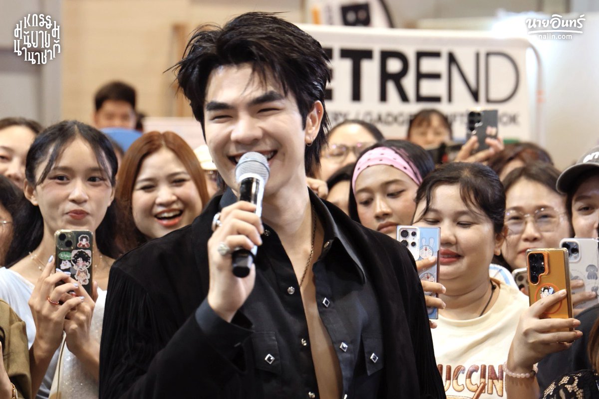 naiin's tweet photo. ภาพบรรยากาศกิจกรรมเปิดตัว MY LIFE : MILE PHAKPHUM PHOTOBOOK ที่งาน #มหกรรมนิยายนานาชาติ2026 💚 
⠀
#MyLifexMilePhakphum #MilePhakphum #AMARINTVHD34
⠀ https://t.co/CxKAXqyrMr