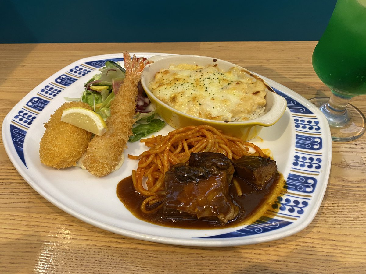 chanken0731's tweet photo. 夜は釧路で有名な洋食屋さん。約20分待ち。ワンプレート、ドリアとビーフシチューが特に感動的美味しさでした🥹 https://t.co/9OQGGMQBYK