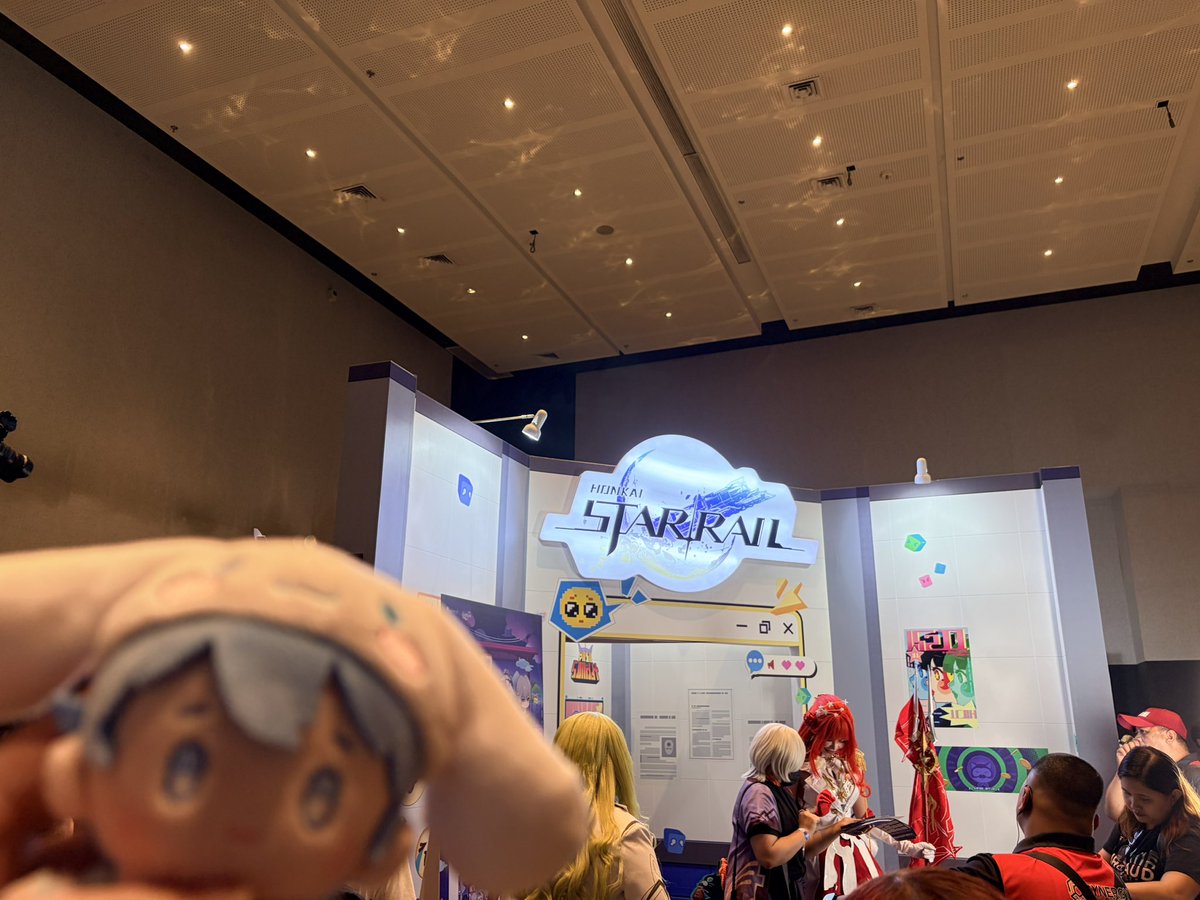 yelinecart's tweet photo. here at #HoYoFEST2026 #GenshinImpact #HonkaiStarRail #HoYoFESTHSR #zzzero  #HoYoFESTZZZ 💙 https://t.co/s19iUq0k1r