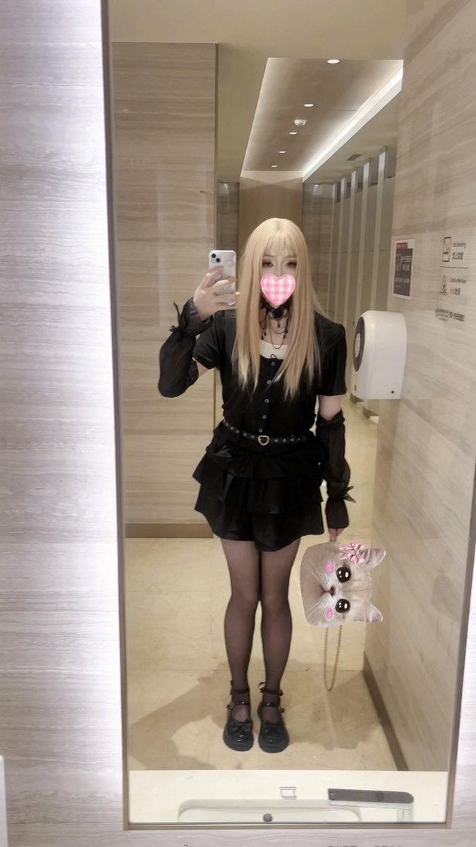 claviesissy's tweet photo. Blonde with all black💛🖤

#femboy #sissy #stockings https://t.co/EKpASdTKWF