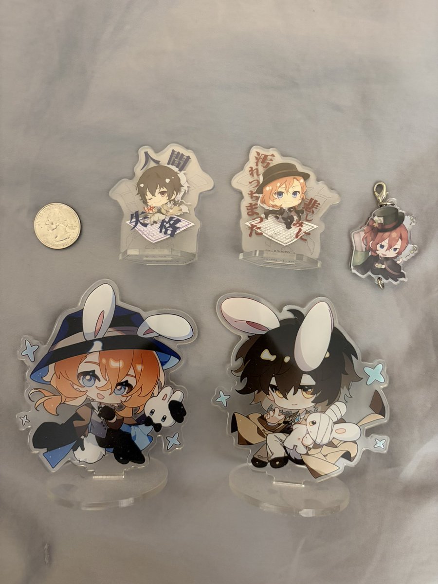lqsyck's tweet photo. hi #bsdtwt me again selling a buncha chuuya &amp; soukoku merch 😊😊😊 link in replies https://t.co/x0UWexgXeW