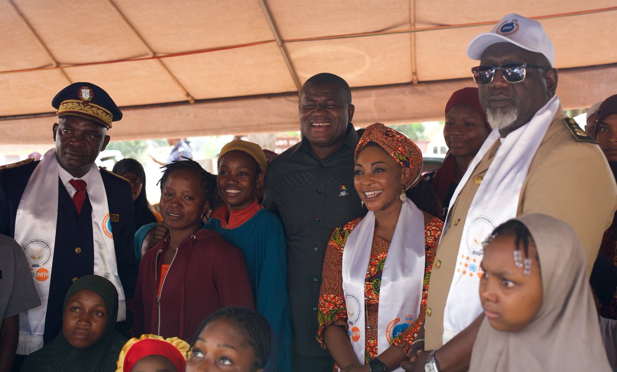 unfpa_guinee's tweet photo. 📍 Mamou | Célébrer #WorldPopulationDay par des actes concrets !
@unfpa_guinee a remis un tout nouveau centre convivial aux jeunes de Mamou. Objectif : leur offrir un accès sécurisé au conseil, à l'orientation et aux soins en santé reproductive.
🙏 Merci à @AICSDakar https://t.co/6KF5xKqMvC