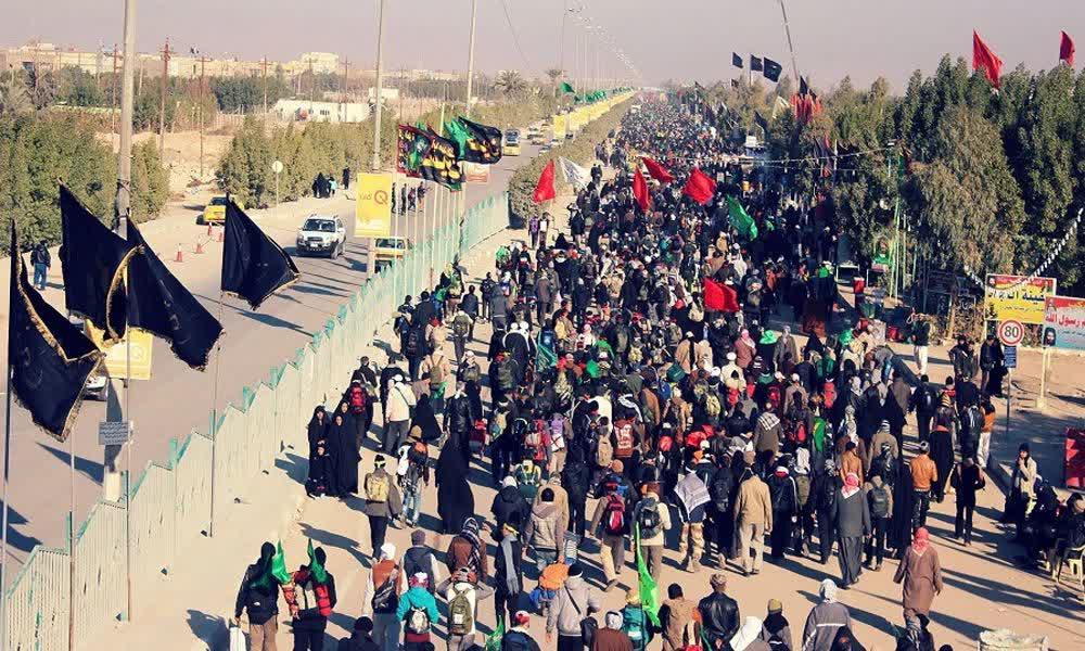 LkZayy53194's tweet photo. اربعین است و عاشقان در تلاطم پیاده روی هستند
جاده هااا شلوغ است و...
جمعیت زیاد!
#یا_لثارات_الحسین
#جان_فدای_حسین https://t.co/vNLaJBDEHO