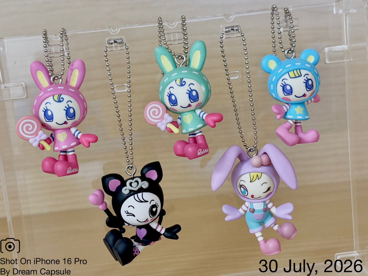 dreamcapsuleCEO's tweet photo. 🌟新入荷ガチャ商品プレゼントCP🌟

どこから見てもチョー可愛い！！乙女心がくすぐられる💗
「メゾピアノ フィギュアキーホルダー」

フォロー&amp;RP(RT)していただいた方の中から抽選で2名様に全5種セットをプレゼント🎁
ドリカプへの入荷日とキャンペーン詳細は↓

#ドリームカプセル #ガチャ専門店 https://t.co/b5aqPEQdfE