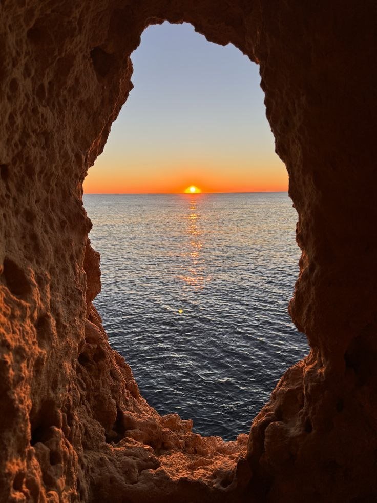 Bunajeeb's tweet photo. 🎖️من أسباب محبة الله للعبد الإكثار من 
النوافل كما في الحديث القدسي: 
«وما يزالُ عبدي يتقرَّب إليَّ بالنَّوافل حتَّى أُحبَّهُ» 🌿🕊️

👈وأحد هذه النوافل: صلاة الضحى، 
لا تستثقلها فهي صدقة عن 360 مفصل في جسدك.🪞💕 https://t.co/mSHvtsxHy8