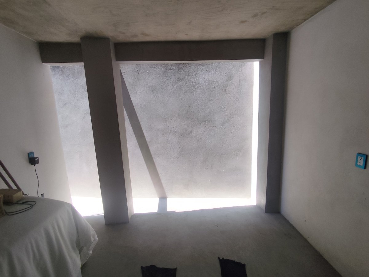 koleano's tweet photo. Mi tío +  grande (70 añejos)es electricista, me está ayudando a instalar la luz en mi casa.
Por alguna razón llegaron dos tíos más y mi gfe. De un momento a otro ya estaba en una conversación con "los señores". Sobre herramienta y reparación,etc...
Creo llegar a los 36 respaldado https://t.co/Xihq70N3Ec