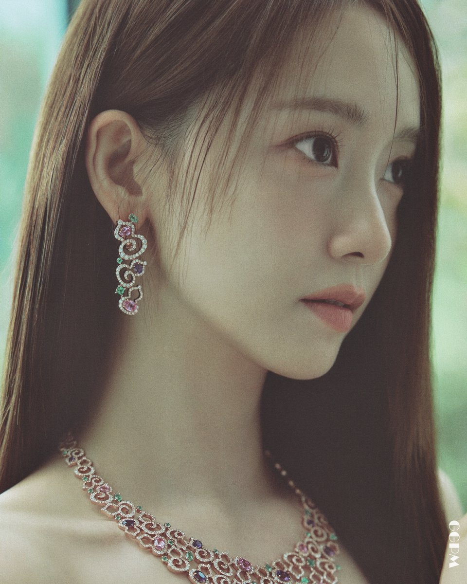 mystarmyangel's tweet photo. 260730 YoonA x Qeelin - Dazed Korea August 2026 cr ggpm2012

https://t.co/0xVykZAHS4
 
#임윤아 #LimYoonA #윤아 #YoonA https://t.co/y3EdCuO2eL