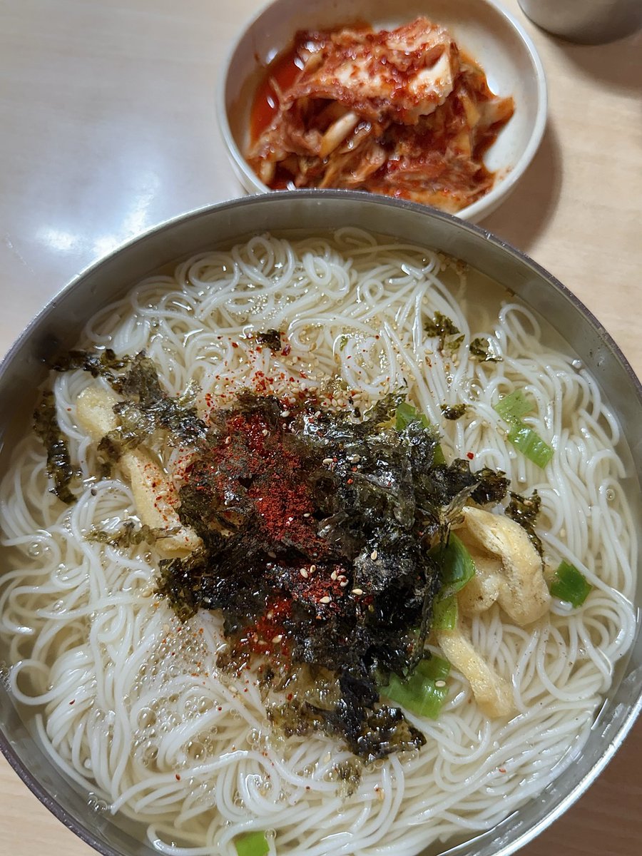 purineatforever's tweet photo. 시장 잔치국수 https://t.co/cup1VaiHtv