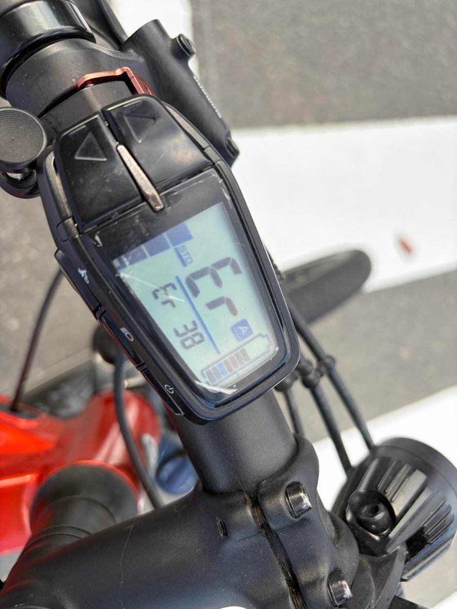 serikaw68098677's tweet photo. 壊れた https://t.co/P8PlDUWUc7