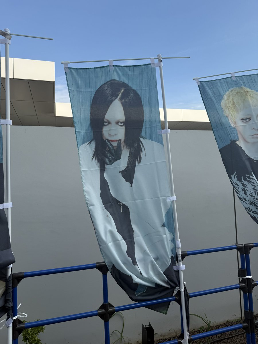 8aruchan8's tweet photo. トイレ行ってたら結構呼ばれてたんで通りがかりにしかとれなかった
トイレ並んでたら後ろのお姉さんが並んでないトイレに連れてってくれるというので離れたトイレに行ったところ間に合いました。
感謝です。お姉さんありがとうございます。 https://t.co/tPzp0JdTxv