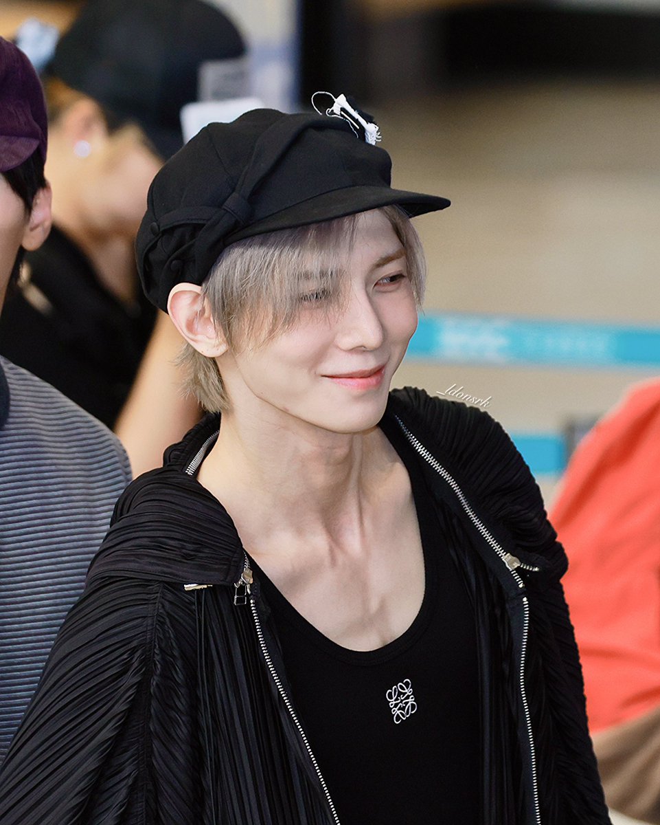 _ldonsrk21's tweet photo. 260727 GMP 출국

😊🐩🌼

#여상 #강여상 #YEOSANG
#에이티즈 #ATEEZ https://t.co/xsaDFMntaN