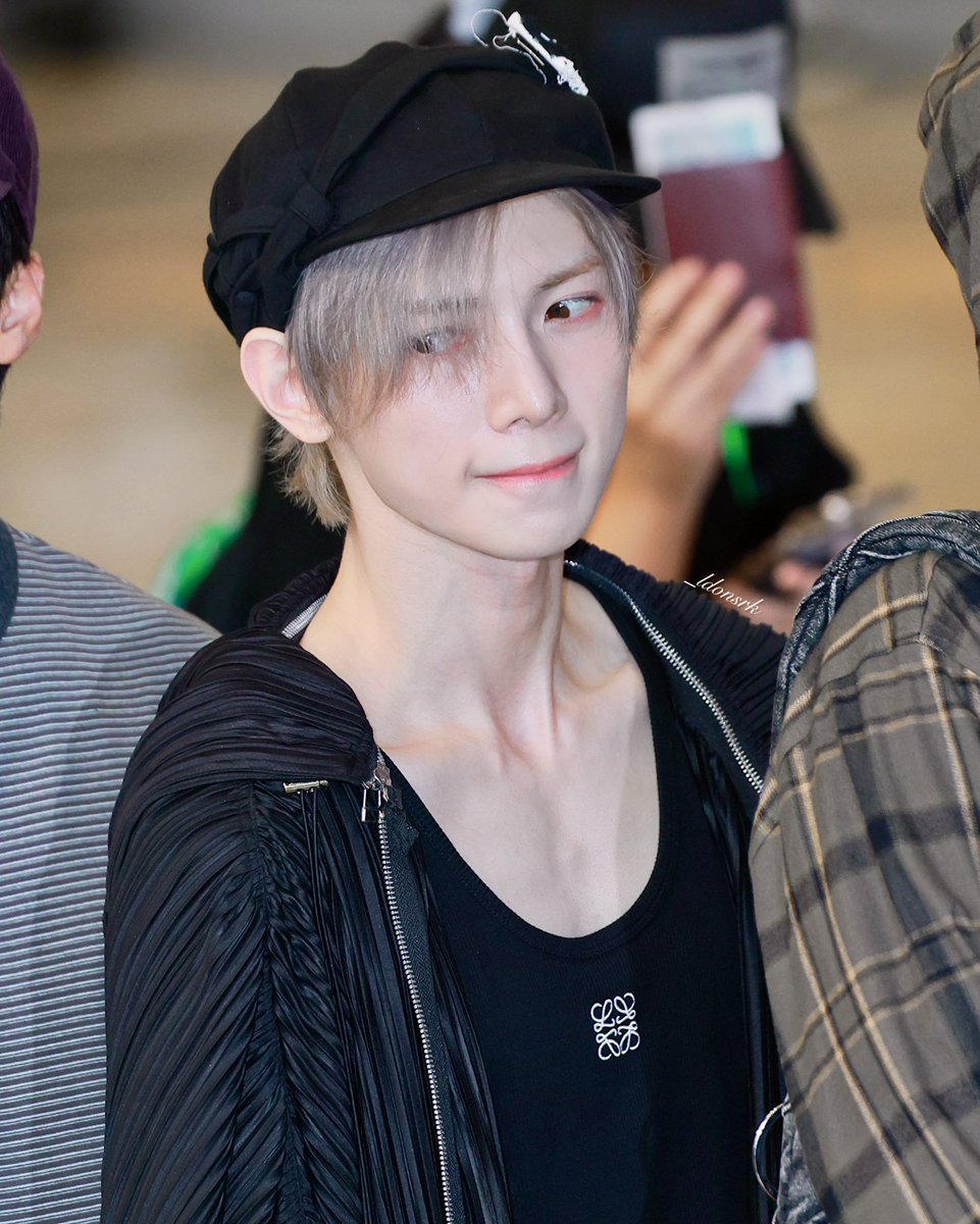 _ldonsrk21's tweet photo. 260727 GMP 출국

😊🐩🌼

#여상 #강여상 #YEOSANG
#에이티즈 #ATEEZ https://t.co/xsaDFMntaN