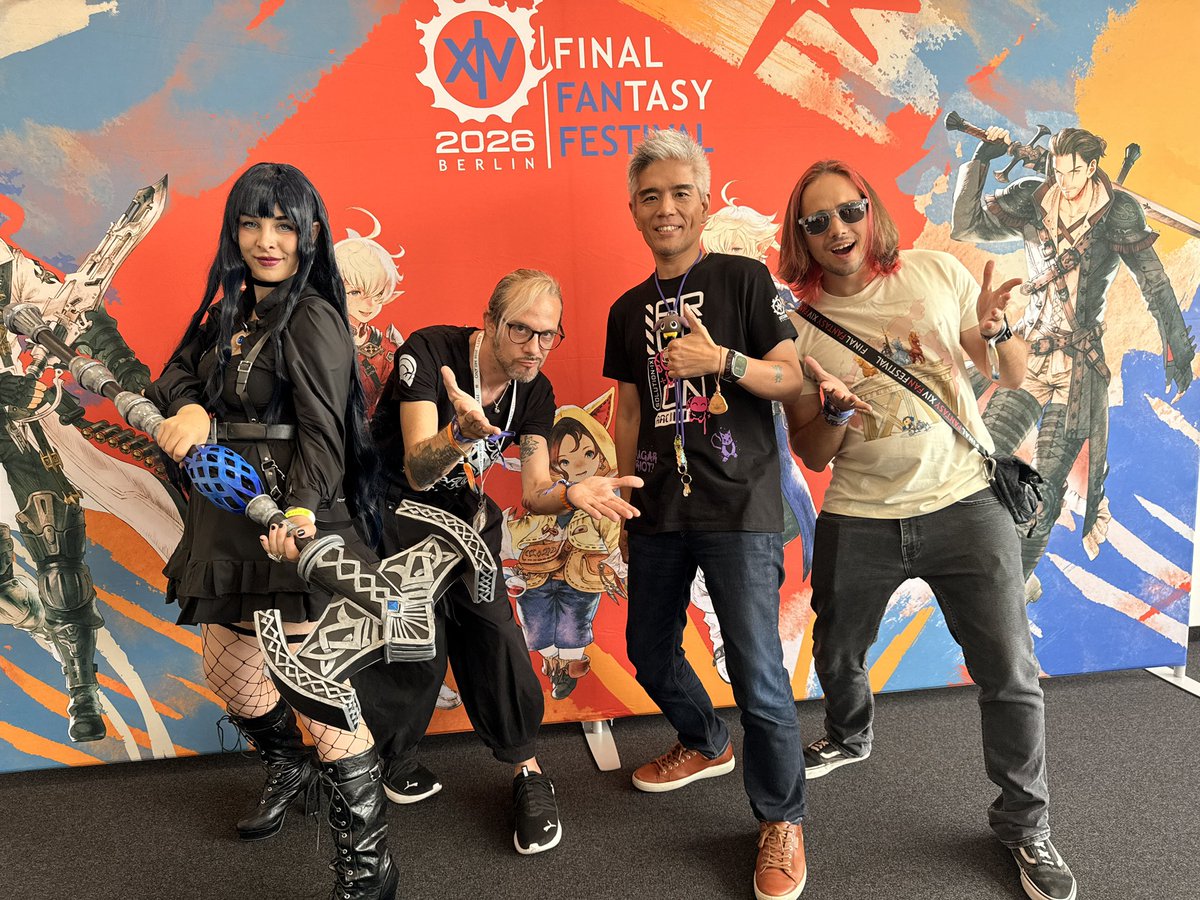 GamerDex_83's tweet photo. This man makes my day everytime I see him. Such good vibes! 
#foxclon @Gaia_eden_ @Jask_Sem @FF_XIV_EN @XIVPartyItaly #ffxivfanfest https://t.co/aS8rgWJvsA